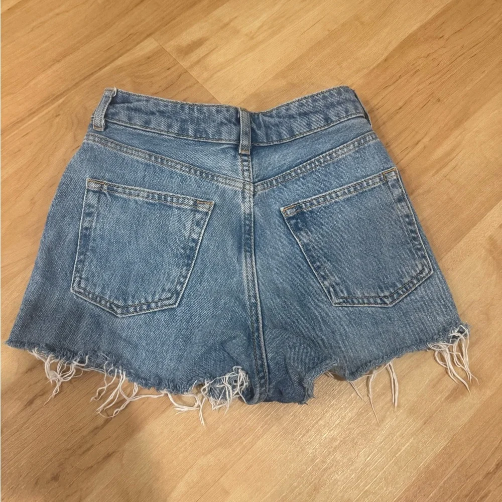 TopShop Moto Mom Denim Distressed Shorts Size 4 - Picture 2 of 4